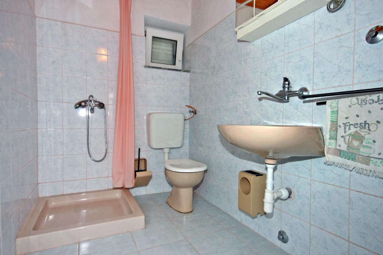 Apartments By The Sea Metajna, Pag - 6351 Exterior foto