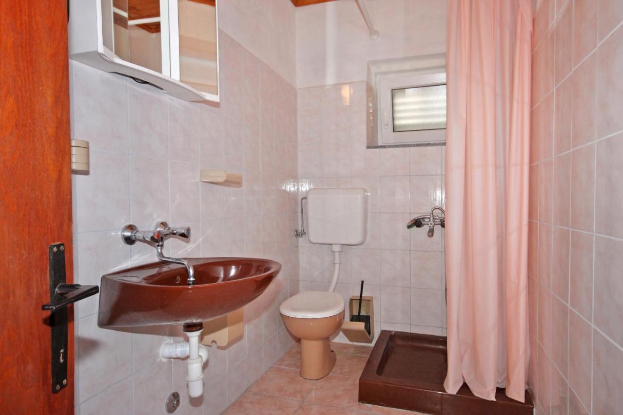 Apartments By The Sea Metajna, Pag - 6351 Exterior foto