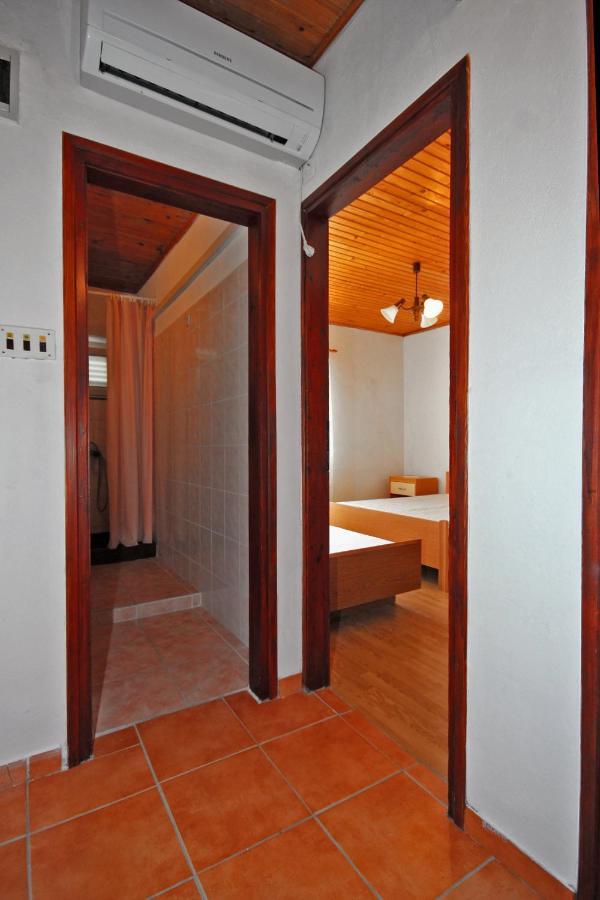 Apartments By The Sea Metajna, Pag - 6351 Exterior foto